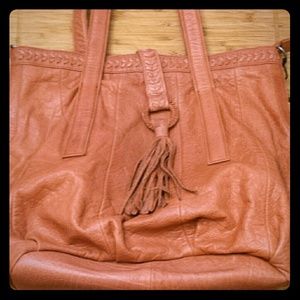 Day & mood zip top tassel drop, leather bag